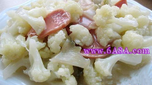 火腿腸炒花菜的做法 火腿腸炒花菜的做法