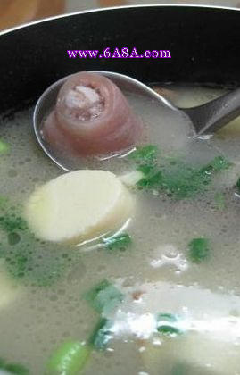 豬尾鯽魚玉子豆腐湯的做法 豬尾鯽魚玉子豆腐湯的做法