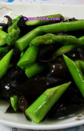 蘆筍炒黑木耳的做法 蘆筍炒黑木耳的做法