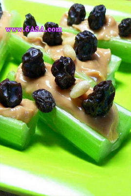 西芹葡萄干的做法 西芹葡萄干的做法