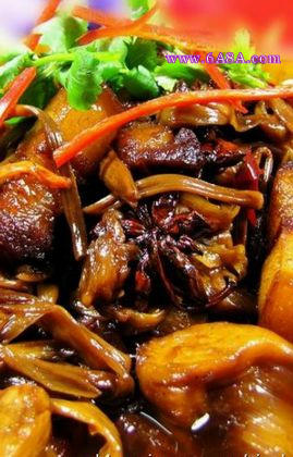 黃花菜燜肉的做法 黃花菜燜肉的做法