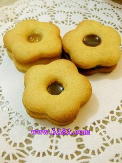 小花夾心餅的做法 小花夾心餅的做法