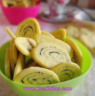 微波爐烤黑麻卷餅干的做法 微波爐烤黑麻卷餅干的做法