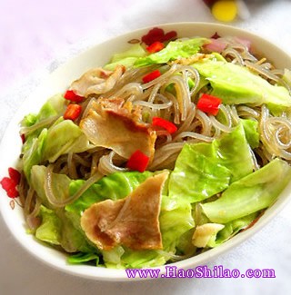 臘肉包菜燉薯粉的做法 臘肉包菜燉薯粉的做法