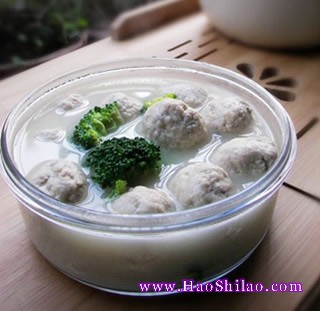 鯽魚濃湯丸子煲的做法 鯽魚濃湯丸子煲的做法