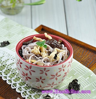 香菇木耳熗鍋面的做法 香菇木耳熗鍋面的做法
