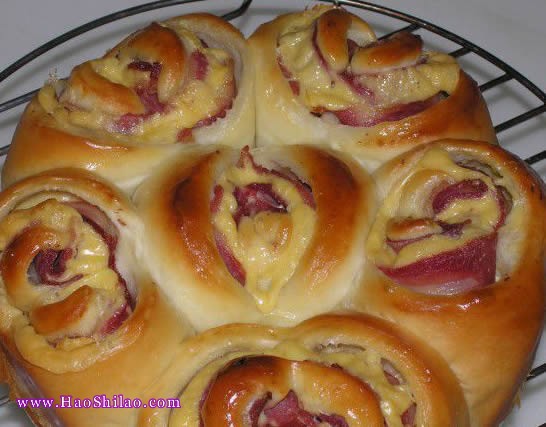 奶酪培根面包花卷的做法 奶酪培根面包花卷的做法