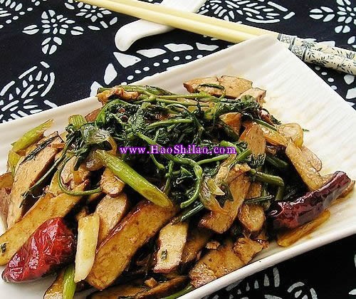 水芹菜炒香干的做法 水芹菜炒香干的做法