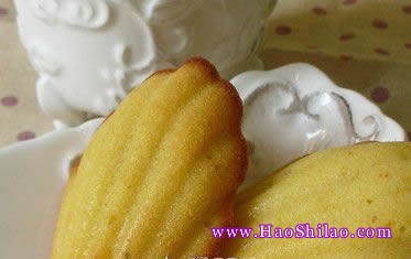 檸香瑪?shù)铝盏淖龇? title=