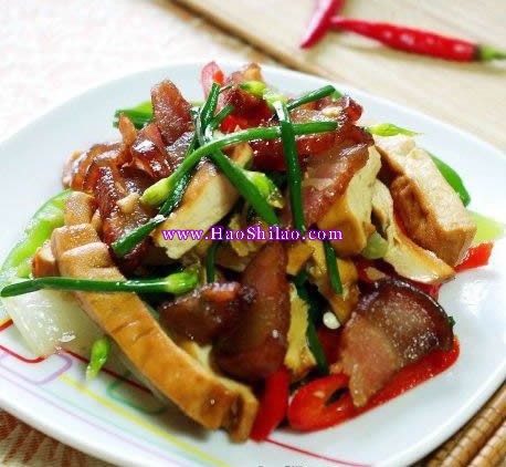 韭花香干炒臘肉的做法 韭花香干炒臘肉的做法