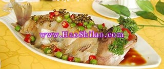 梅菜蒸鱸魚的做法 梅菜蒸鱸魚的做法