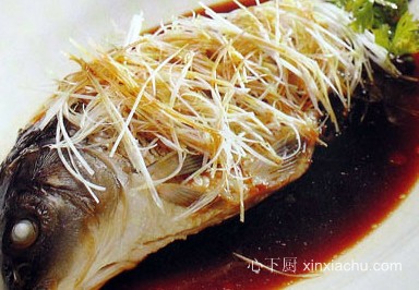 家常菜蔥油鯉魚的做法 家常菜蔥油鯉魚的做法