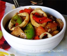 下飯菜 紅燒魷魚豆腐的做法 下飯菜 紅燒魷魚豆腐的做法