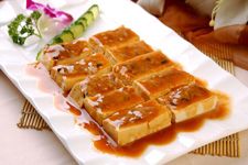 �~(y��)����������