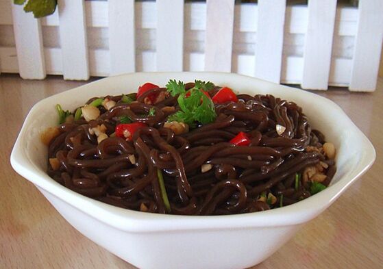 蕨根粉涼拌的做法 蕨根粉涼拌的做法