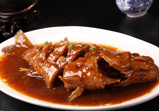 紅燒海鱸魚(yú)的做法 紅燒海鱸魚(yú)的做法