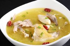 老母雞燉湯的做法 老母雞燉湯的做法