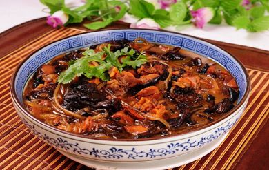 小雞燉蘑菇的做法 小雞燉蘑菇的做法