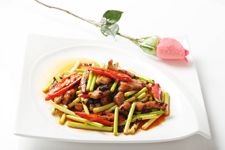 蒜苔炒肉的做法 蒜苔炒肉的做法