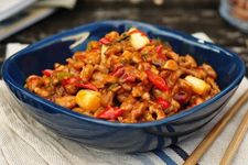 �~����z������