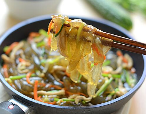 肉絲炒拉皮的做法 肉絲炒拉皮的做法