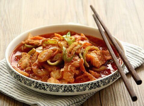 辣白菜炒五花肉的做法 辣白菜炒五花肉的做法