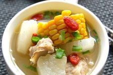 玉米蘿卜排骨湯的做法 玉米蘿卜排骨湯的做法