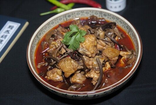 小雞燉蘑菇的做法 小雞燉蘑菇的做法